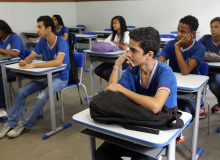 Governo desmonta fórum da educação, mas entidades resistem