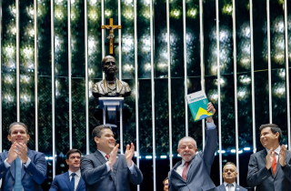 Lula promulga lei que acaba com a 6x1, reduz a jornada e sem baixar o salário