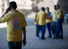 Em greve, trabalhadores dos Correios participam de audiência no TST nesta quinta