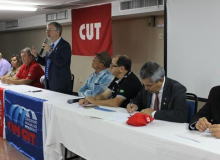 Parlamentares de esquerda formam bloco para combater retroce