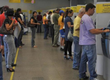Setor bancário corta 3.300 vagas em 2014