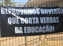 Trabalhadores de 95% das escolas estaduais no MS aderiram à greve nesta quarta