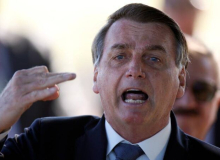 Em ato sobre Covid, Bolsonaro não cita as 115 mil vítimas e insulta jornalistas