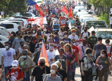 Vaias e ‘buzinaço’ marcam ato contra projeto de Doria que muda regras aos servidores