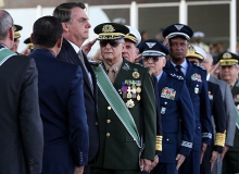 Quem são os militares com mulher e filhos empregados no governo Bolsonaro