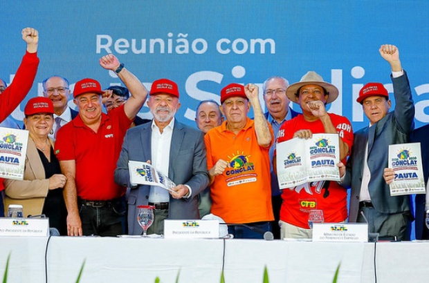 Lula assina projeto 151, que garante negociação e fortalece direitos do servidor