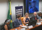 Câmara debate fim do confisco de aposentadorias com destaque para críticas da CNTE