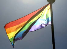 População LGBTQIA+ ainda enfrenta barreiras e discriminação no acesso à saúde