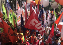 SP: Contra a reforma trabalhista, 20 mil ocupam Praça da Sé