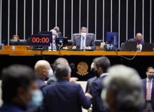 Câmara aprova projeto que proíbe despejo de imóveis durante a pandemia