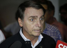 Bolsonaro usa 'velha política' e negocia cargos em troca de apoio no Congresso