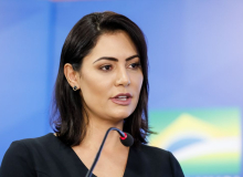 Randolfe pede indiciamento de Michelle por apoio a terroristas no Alvorada