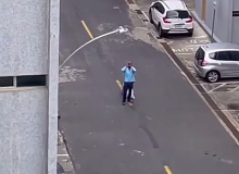 Em vídeo, homem desesperado no DF implora por comida: "É fome, por favor, é fome!"