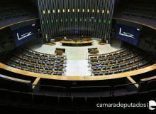 Alerta de golpe na Câmara: Deputados querem mudar regimento para passar a boiada