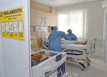 Trabalhadores da enfermagem sofrem com surto de covid e gripe
