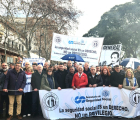 Sob Milei, trabalhadores argentinos sofrem com desemprego e perda de direitos