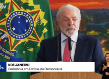 Em ato em defesa da democracia, Lula veta PL que diminui penas de golpistas do 8/1