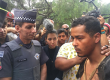 Indígenas impedem reintegração de posse de terreno ao lado de aldeia Jaraguá em SP
