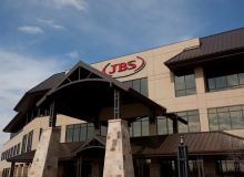 JBS deixou de pagar o equivalente a 68% do lucro em impostos federais desde 2024