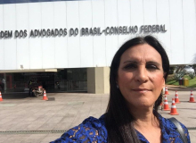 Primeira advogada trans é reconhecida com nome social