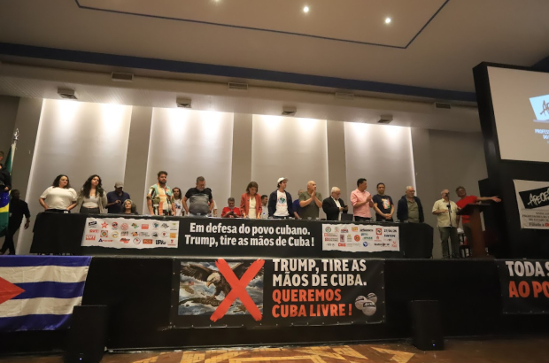 Ato em SP reforça solidariedade a Cuba e denuncia bloqueio dos EUA