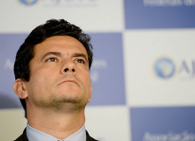 Moro é 'garoto de recados' de Bolsonaro para formalizar genocídio de jovem negro
