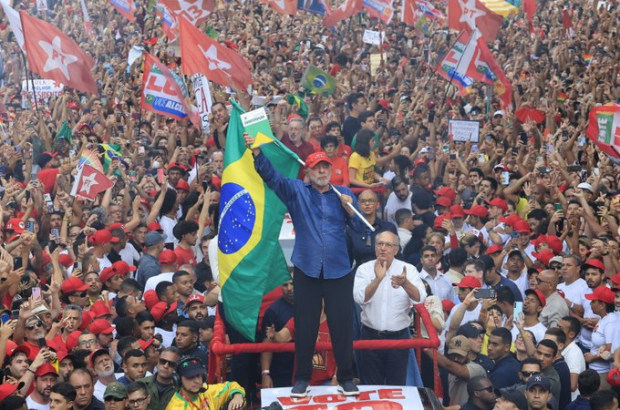 A esperança venceu com a energia das ruas para construir o futuro. Obrigado, Lula!
