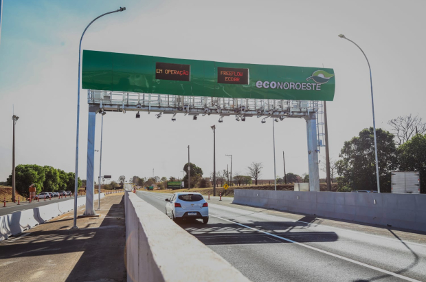 Pedágios automáticos de Tarcísio avançam em SP prejudicando a população