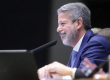 Lira dá parecer favorável a proposta de isenção do IR e tributação para alta renda