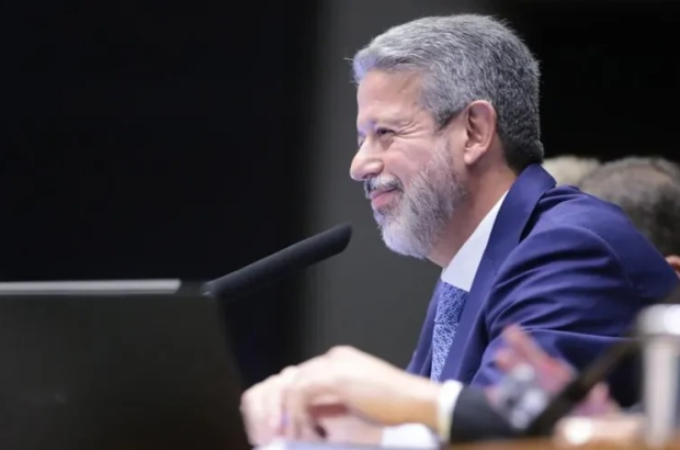 Lira dá parecer favorável a proposta de isenção do IR e tributação para alta renda
