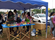 Com vendas em baixa,  vendedores ambulantes sofrem para garantir sobrevivência