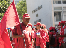 Protesto em frente ao ministério da Fazenda contra o “Plano Levy”