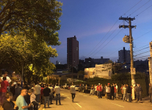 Militantes fazem vigília em frente à casa de Lula