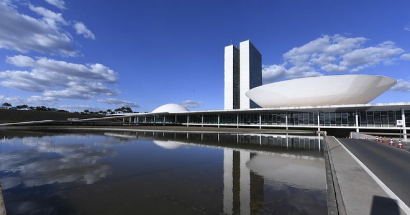 Acompanhe ao vivo a votação na CCJ do Senado sobre o fim da escala 6×1 – CUT