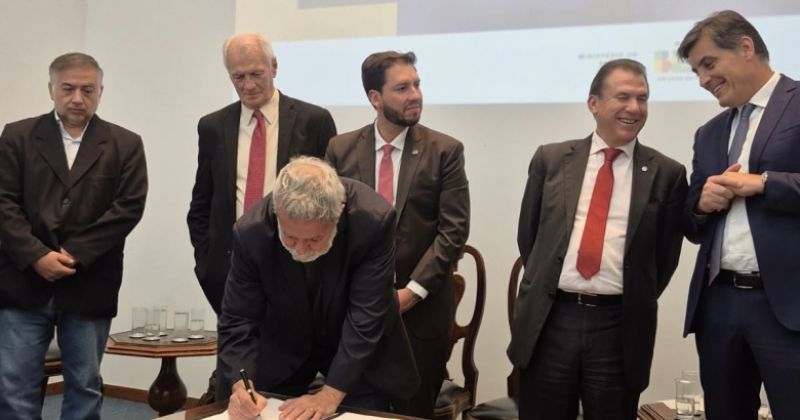 CUT participa de assinatura de pacto para ampliar direitos nos grandes eventos – CUT
