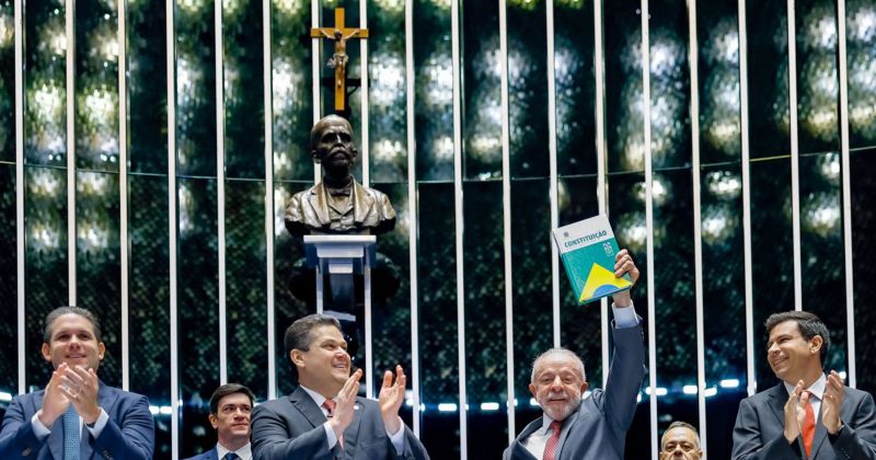 Lula promulga lei que acaba com a 6×1, reduz a jornada e sem baixar o salário – CUT
